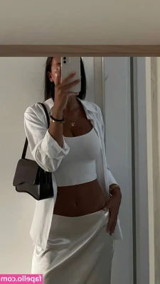 Sara Liso [ sara-liso ] - Come sub to my bestie! @jessthebby is a phat assed Pakistani-Scottish