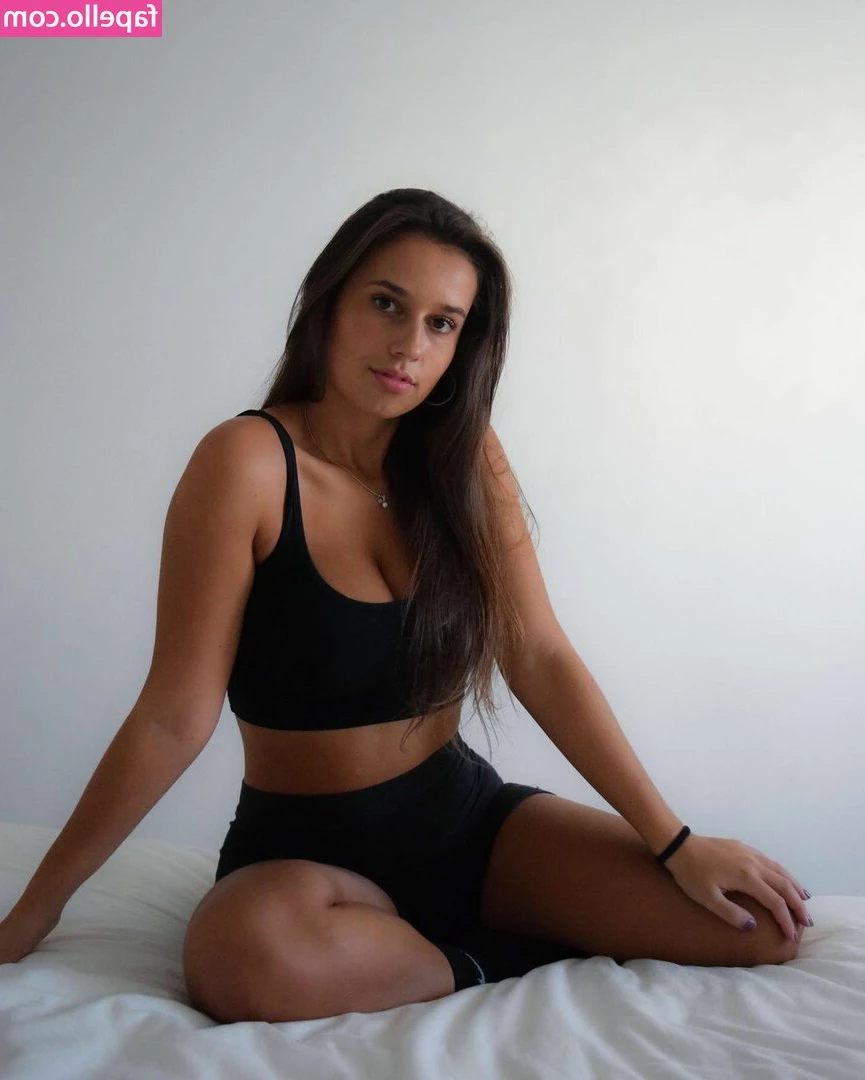Sara Liso [ sara-liso ] - Don t worry I ve been sleeping with clothes on because it s freezing