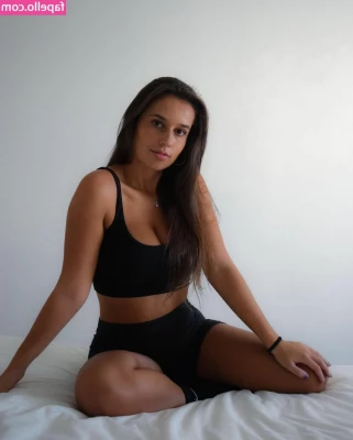Sara Liso [ sara-liso ] - Don t worry I ve been sleeping with clothes on because it s freezing