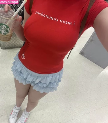 Ashlee Tayla [ ashlee-tayla ] - Thighs  I call them skull crushers    Guess the song in the clip and