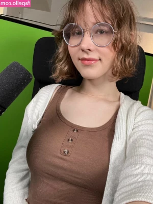 Liv Agar [ liv-agar ] - What size bra do you think I am? 😜  Tip $4 to guess , correctly