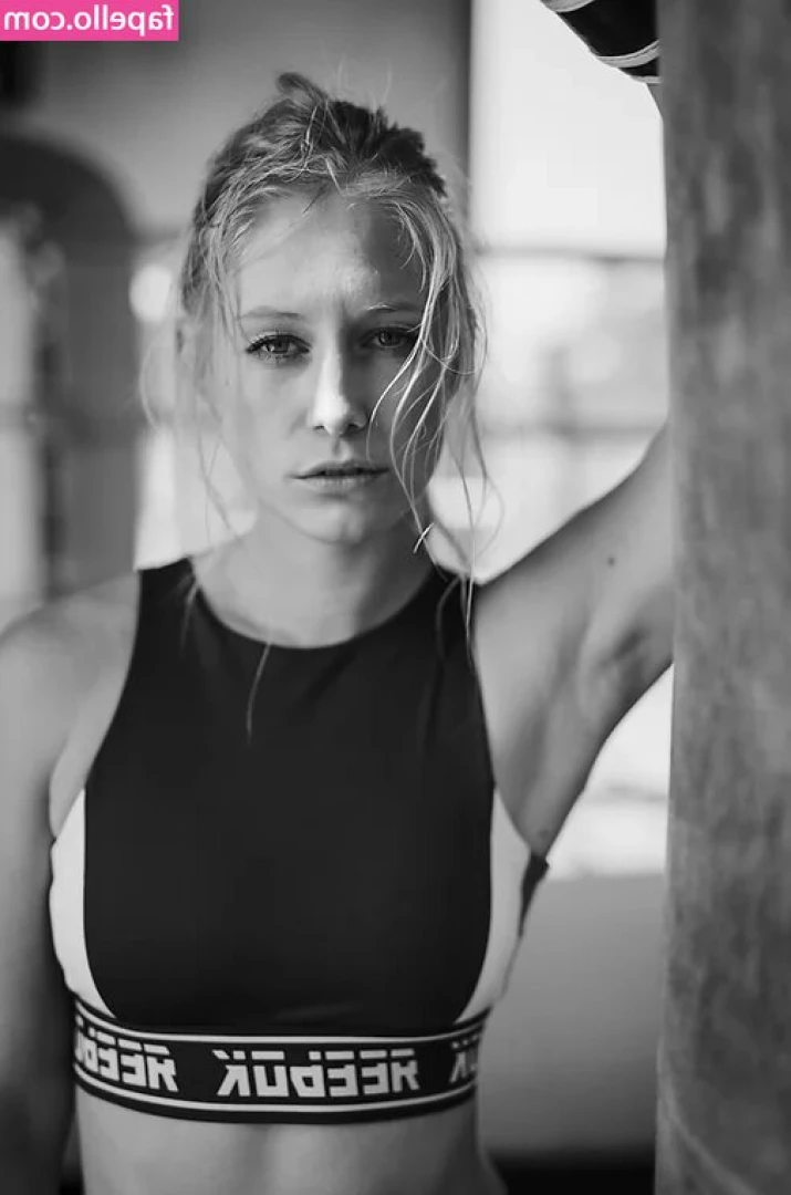 Ann-Kathrin Burmann [ ann-kathrin-burmann ] - i'm ready to get sweaaaty daddy 💦