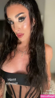 Gabbi Tuft [ gabbi-tuft ] - Just just a little peek into the dressing room 💋 (swipe to see my