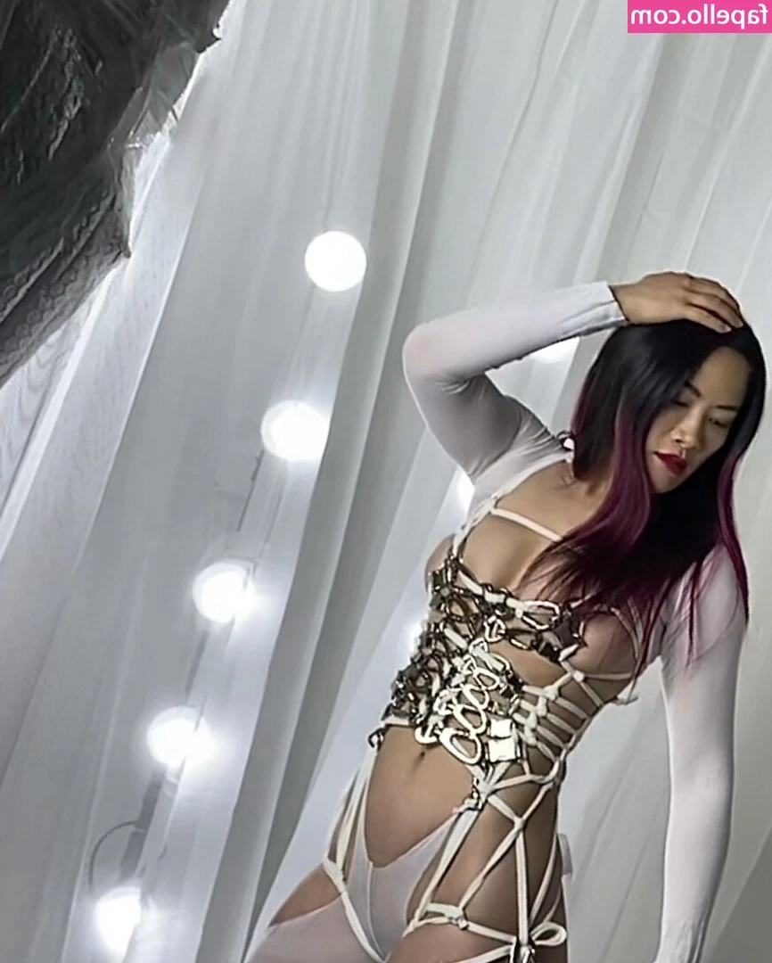 Melissa Ong [ melissa-ong ] - In true Titty Tuesday fashion… I am begging you to cum all over my
