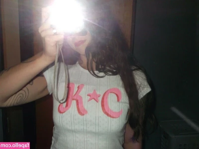 Katie Crutchfield [ katie-crutchfield ] - Hey hey !!! Just sending some sexy love to everyone!!!  Sweet Sexy