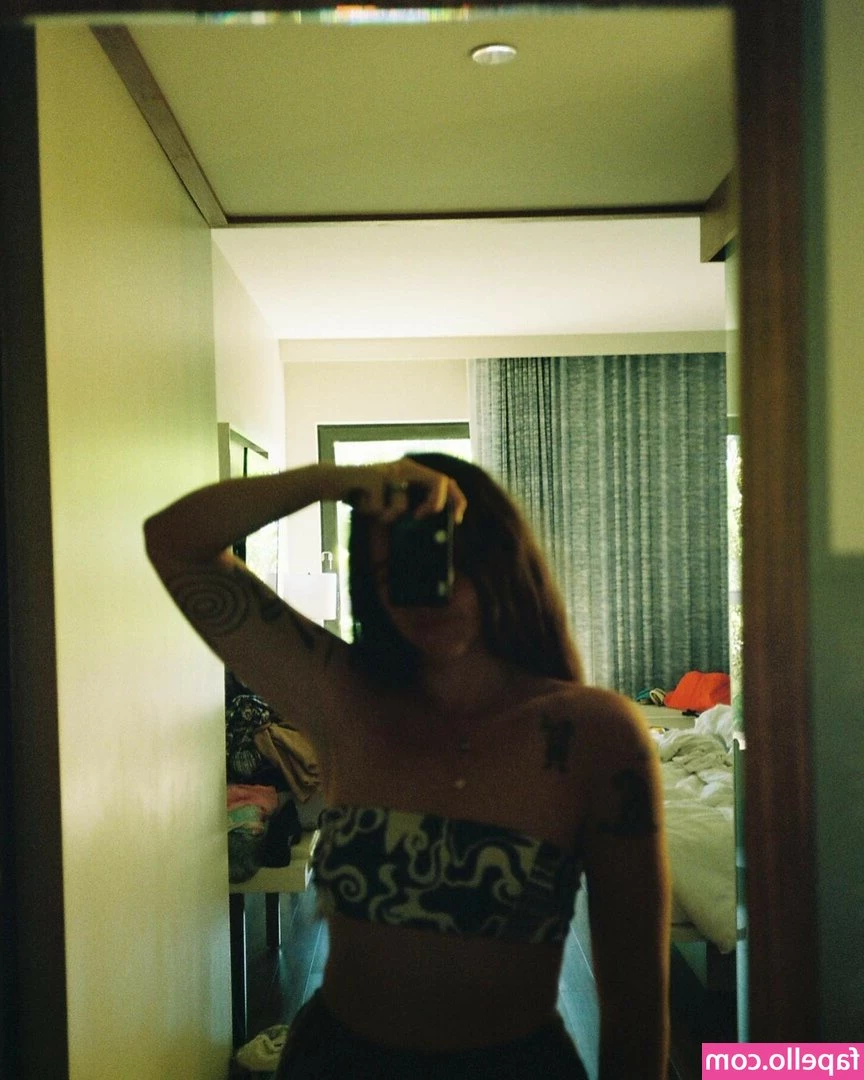 Katie Crutchfield [ katie-crutchfield ] - Like my last 50 post for a free video ❤️❤️