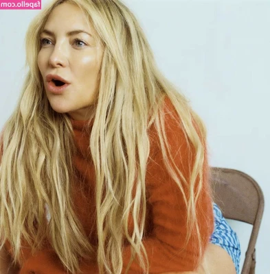 Kate Hudson [ kate-hudson ] - another school bathroom break