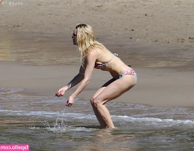 Kate Hudson [ kate-hudson ] - I dont like to shower 🚿 alone! ما بحب اتحمم لحالي