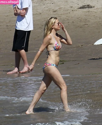 Kate Hudson [ kate-hudson ] - For your Fully Nude Friday 😈….. Who wants to see the video??