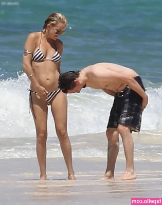 Kate Hudson [ kate-hudson ] - Peaches n cream 😋