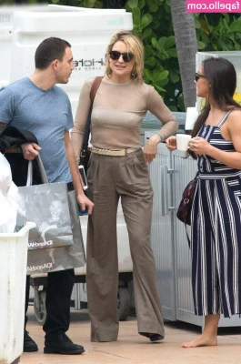 Kate Hudson [ kate-hudson ] - lovely little pussy