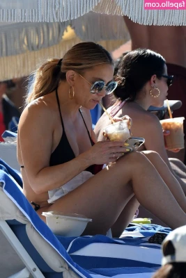 Kate Hudson [ kate-hudson ] - My pre gym routine is to make you pre cum. 💦💦