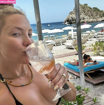 Kate Hudson [ kate-hudson ] - What would you do with me? 😈