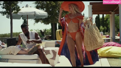 Kate Hudson [ kate-hudson ] - I think we need a 3rd 😈👅