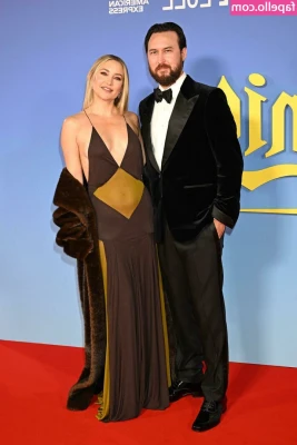 Kate Hudson [ kate-hudson ] - Please tell me... am i a good girl? tailwag