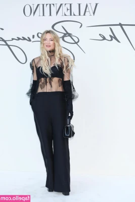 Kate Hudson [ kate-hudson ] - like if you would munch on my shaved pussy 💓