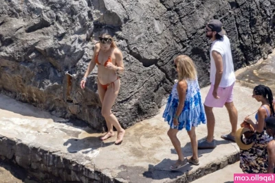 Kate Hudson [ kate-hudson ] - What’s a girl with out a bit of P. R. I. D. E. 🌈