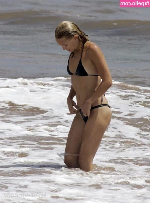 Kate Hudson [ kate-hudson ] - Shower with me 😋💦🛁
