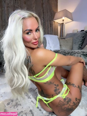 torilee - Two video Thursday Night Special  How about two super hot 🥵 videos