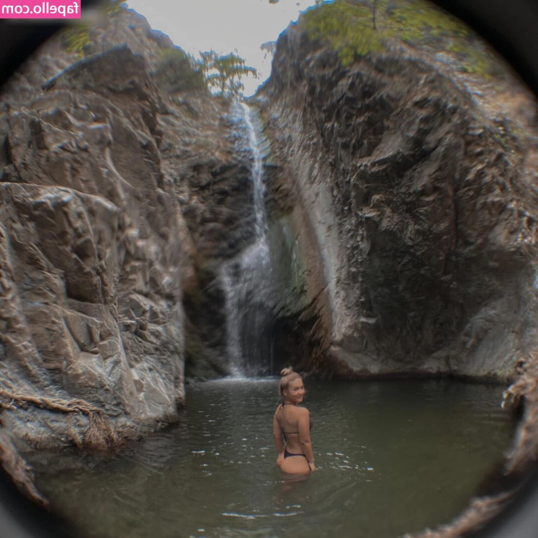 Mia Piper [ mia-piper ] - Face Trampling DM me for full video