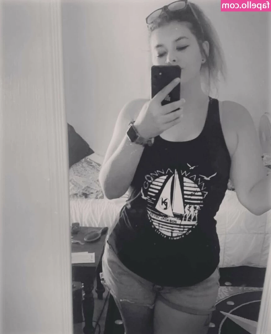 Alicia Ahlman [ alicia-ahlman ] - Mondays can still be filled with lotta fun baby 💋  DM me and see