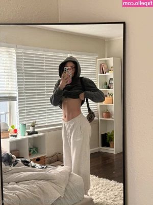 dakotaluxxfree - Guess who's birthday is coming up! 🥰🥰🥰 I'm so excited!!