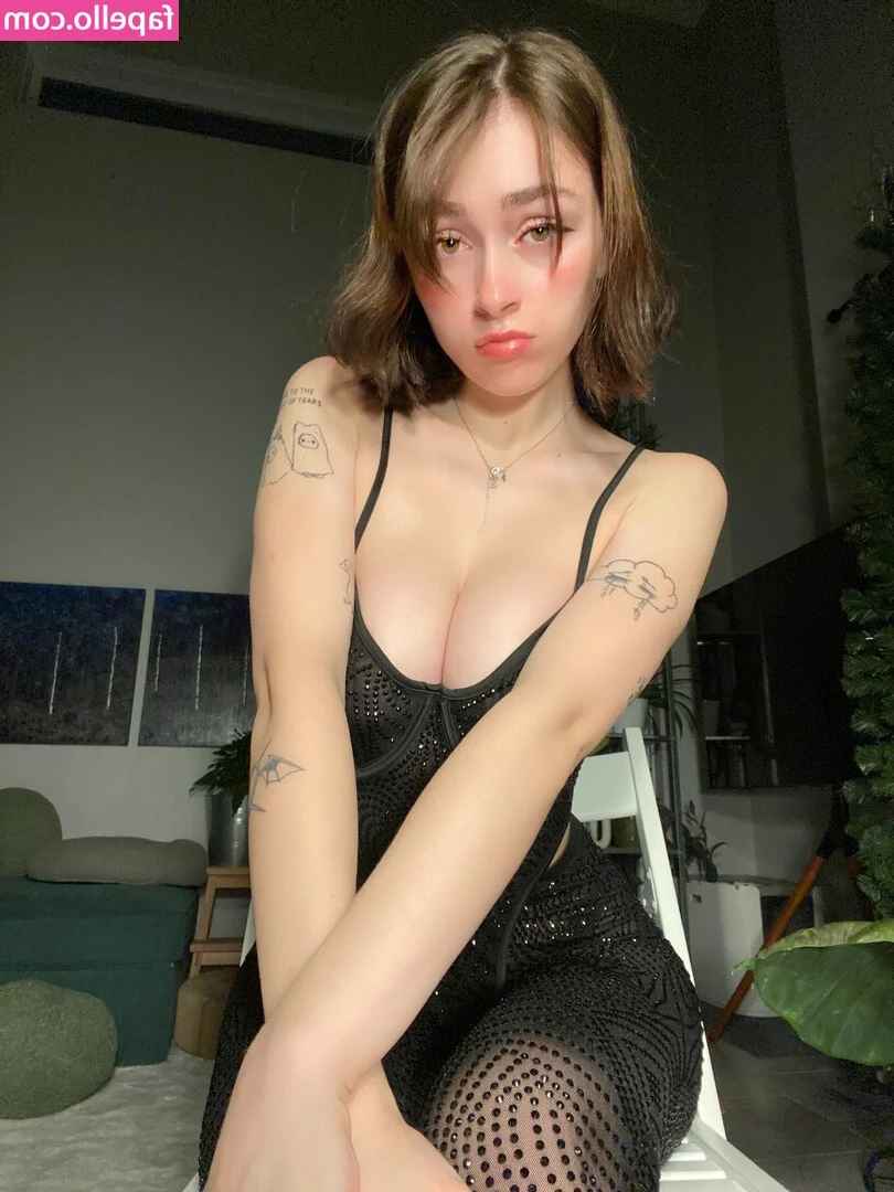 awholelottazozo - Piercing bigdick siliconemell Álló farok farokrázás