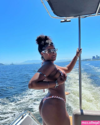 Giovanna Maximo [ giovanna-maximo ] - I don't want to be perfect with being delicious I'm satisfied 🤤