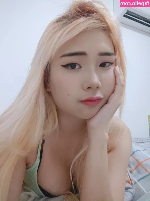 KimLili - Will you massage me 💋 start at my feet and work your way up 😘