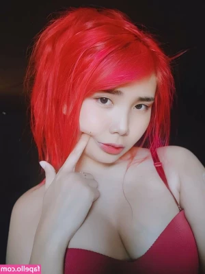 KimLili - even fully clothed i m still sexy    confident