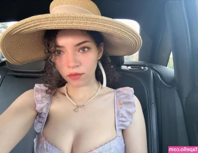 Brittany Venti [ brittany-venti ] - perfect peach 🍑