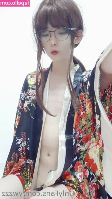 ywzzz - POV Your a peeping tom catching me getting off with my long distance