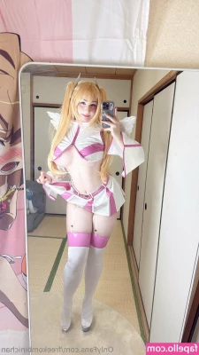 freekombinichan - Just admire me, then tell me what you wanna do ;)