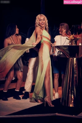 Miley Cyrus [ miley-cyrus ] - hi part 3