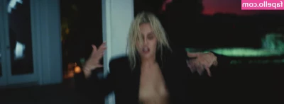 Miley Cyrus [ miley-cyrus ] - Some soft dick swinging action for you on this beautiful day