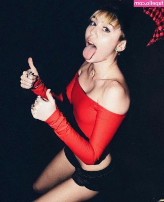 Miley Cyrus [ miley-cyrus ] - that growing boooooty