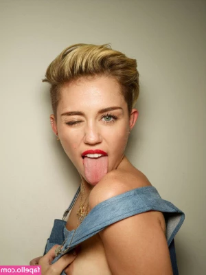 Miley Cyrus [ miley-cyrus ] - Just a babe in a bikini in the city