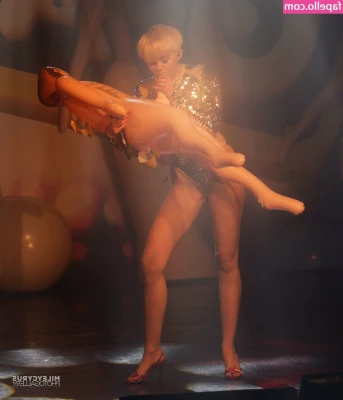 Miley Cyrus [ miley-cyrus ] - Creaming for you