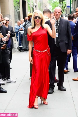 Miley Cyrus [ miley-cyrus ] - I still can t upload content   sorry you all  I ll try again at night
