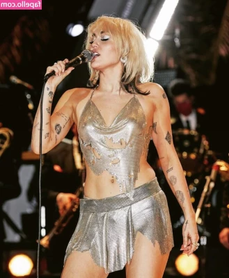 Miley Cyrus [ miley-cyrus ] - Doing   RATES