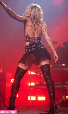 Miley Cyrus [ miley-cyrus ] - Halloween Bath Stream VOD~♡ for those that missed it and those that