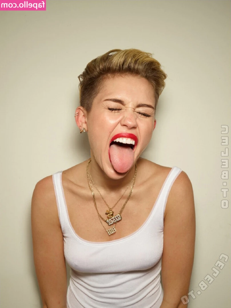 Miley Cyrus [ miley-cyrus ] - When u both have the same body type