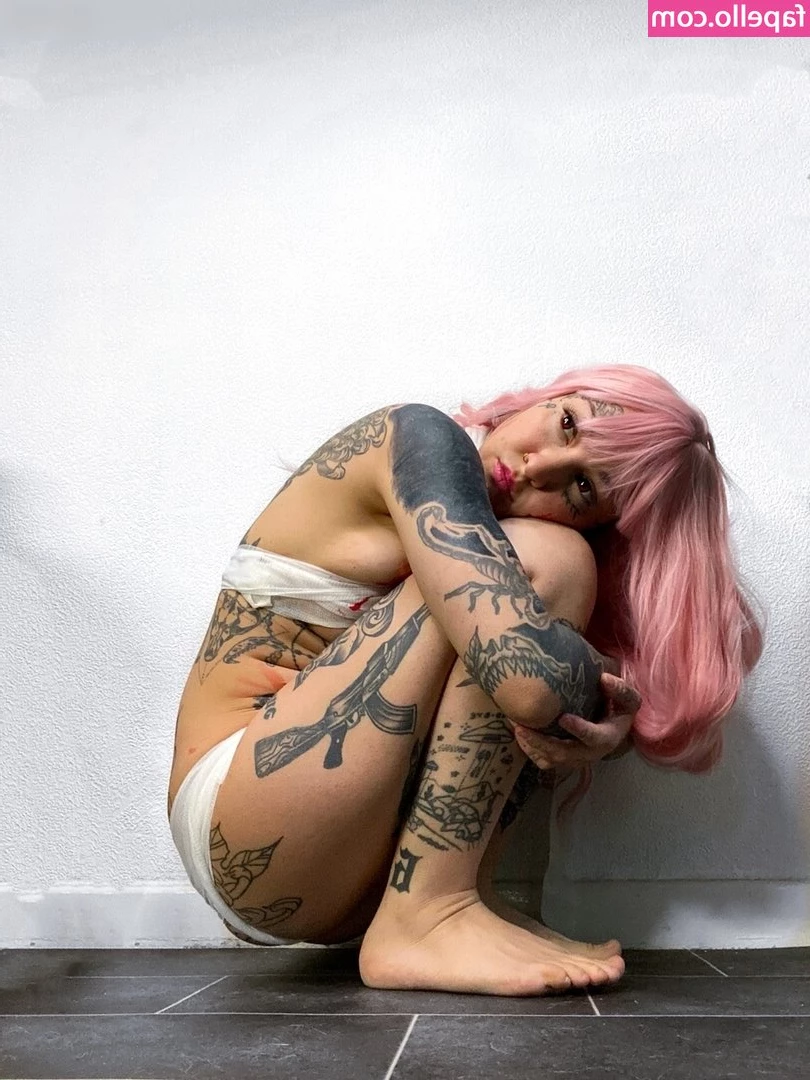 Vampvirja - Toes in the air   Grab them and lick them
