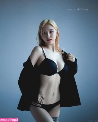 ChuJeong - nippel sind schon steif am frühen morgen   wer massiert die