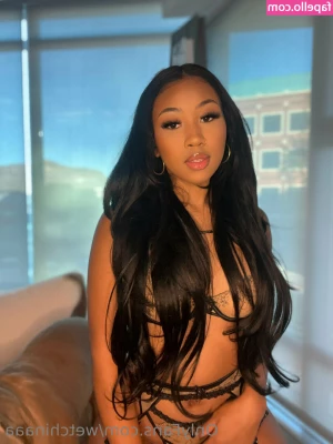 Wetchinaaa - I'm backkk 😘 did you miss me?