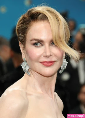 Nicole Kidman [ nicole-kidman ] - Available to shoot customs tonight- just message me with your order