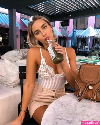 Madison Edwards [ madison-edwards ] - Two videos in one day! Enjoy! did some self sucking and got in this