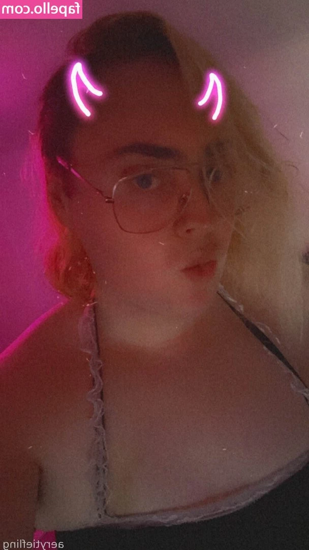 aerytiefling [ aerytiefling-1 ] - Made myself cum hands free yesterday on my dildo  so trying again