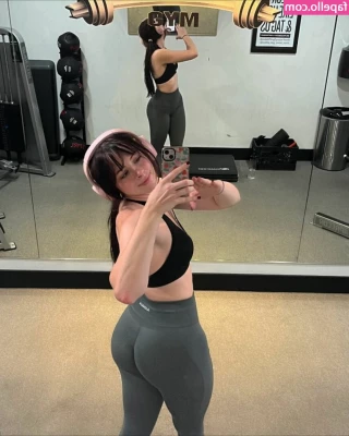 Liv Littlelivbug [ liv-littlelivbug ] - You’d glue your face to my ass just so you could breathe the scent