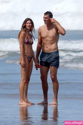 Gisele Bündchen [ gisele-bndchen ] - Dinner   I m a whore for crumbl cookies